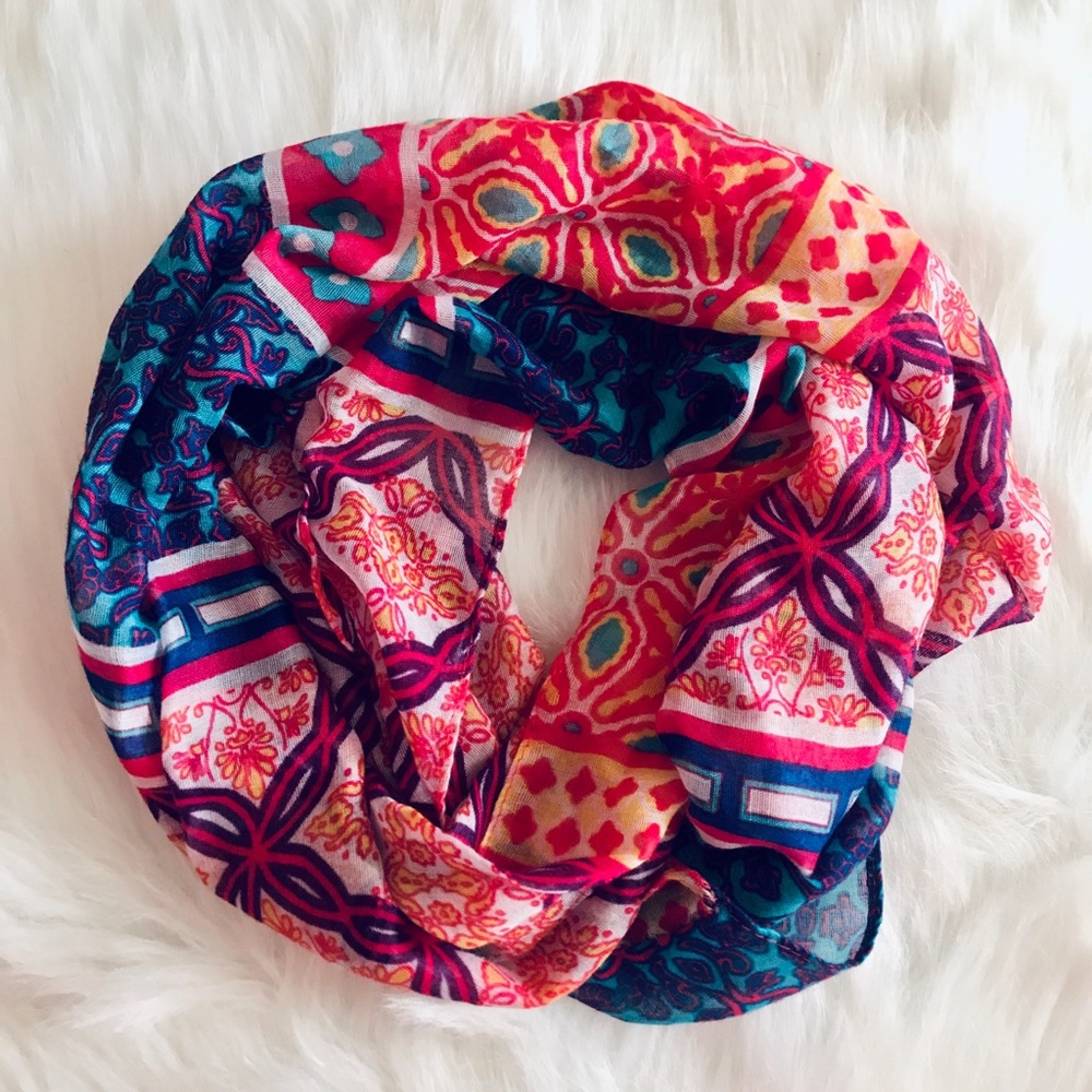 ｃｏｌｏｒｏｆｕｌ  ｗｒａｐ  ｓｃａｒｆ